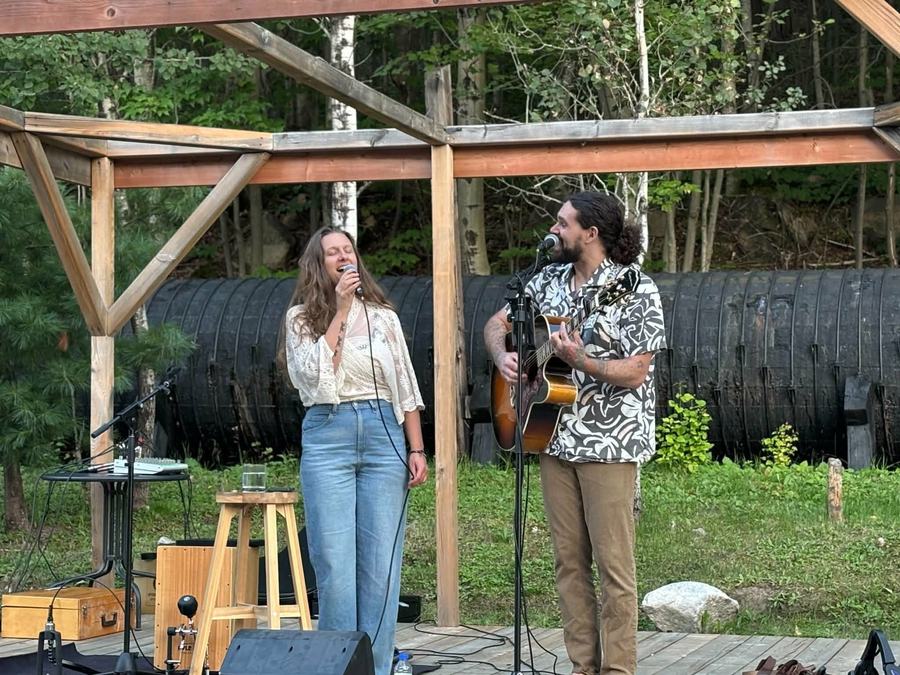 Natasha Liard et Al Sam sur scène ensemble